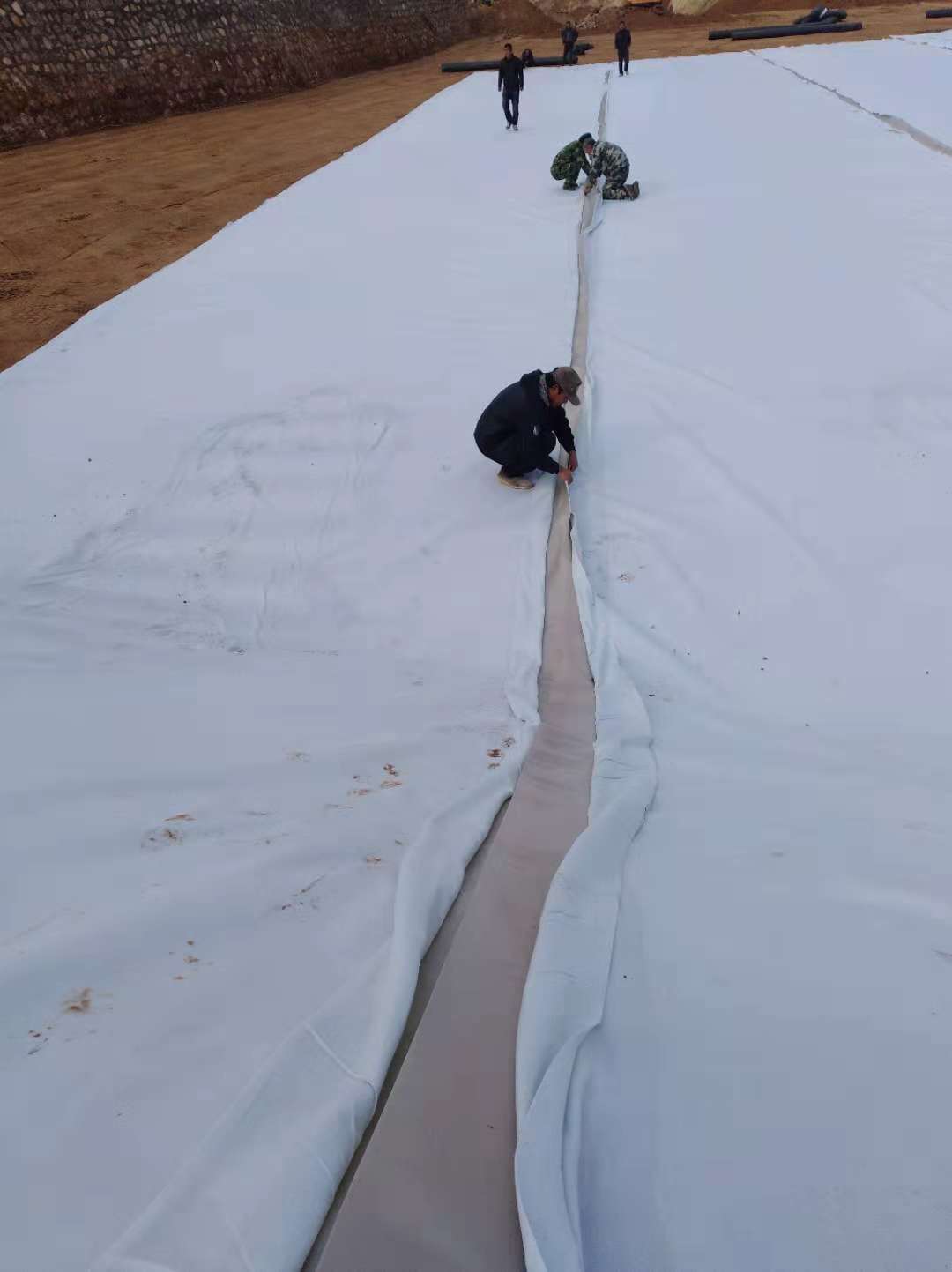 HDPE防滲膜自身缺陷對工程有什么影響？